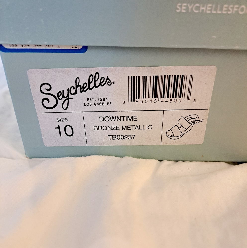 Seychelles Downtime Bronze Metallic Wedges - Picture 8 of 9